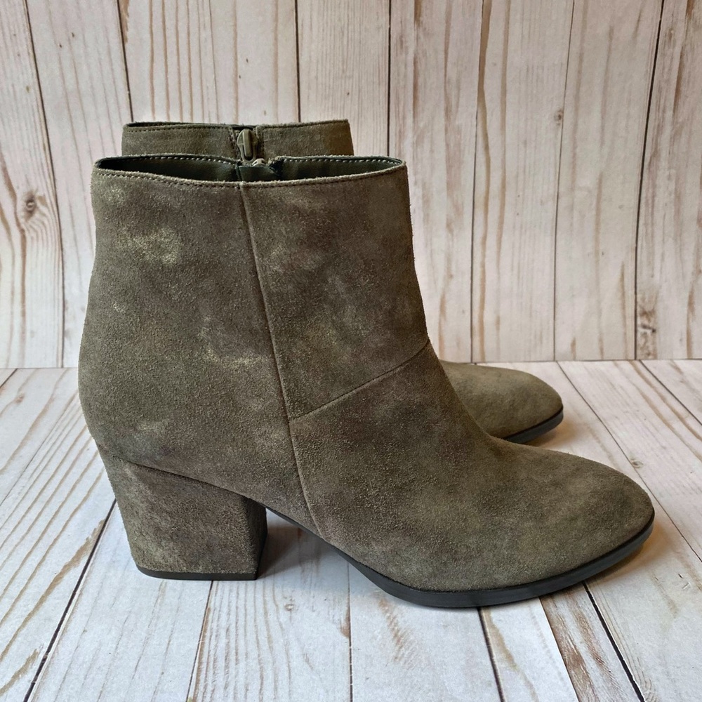 Authentic Vaneli Suede Ankle Boots/Booties